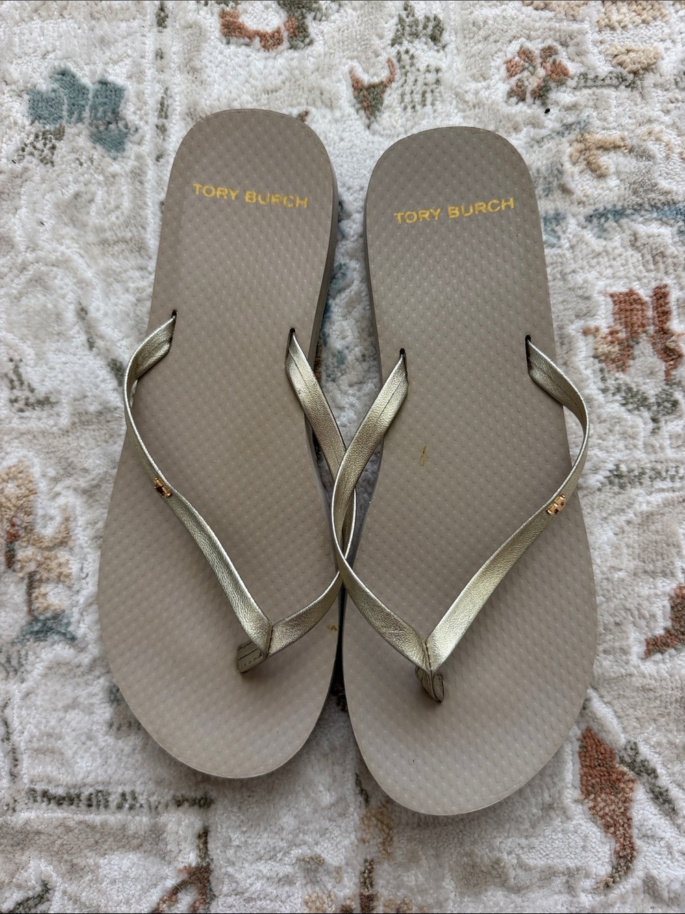 Tory Burch Metallic Gold-Trim Flip Flop Sandals size 6 - Picture 4 of 11